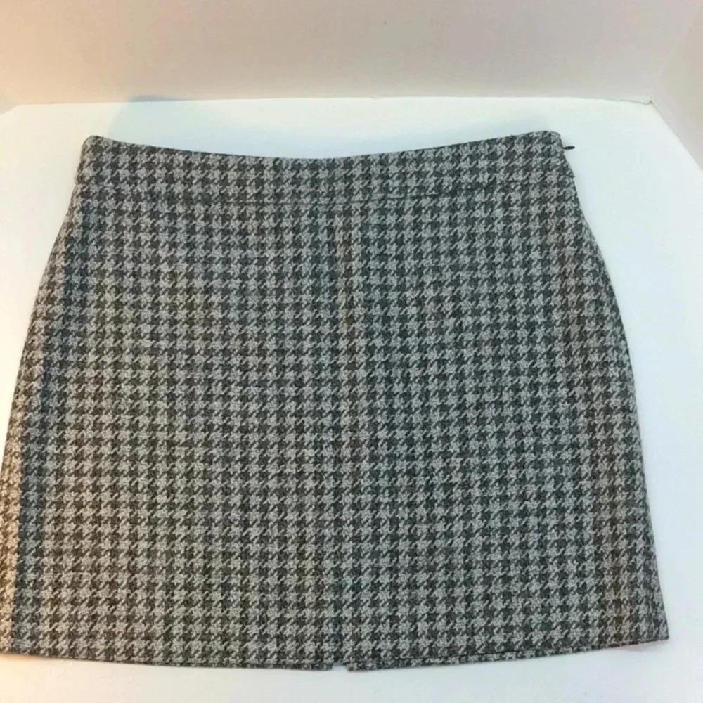 Madison Gray, Black & Cream Mini Skirt Size 16